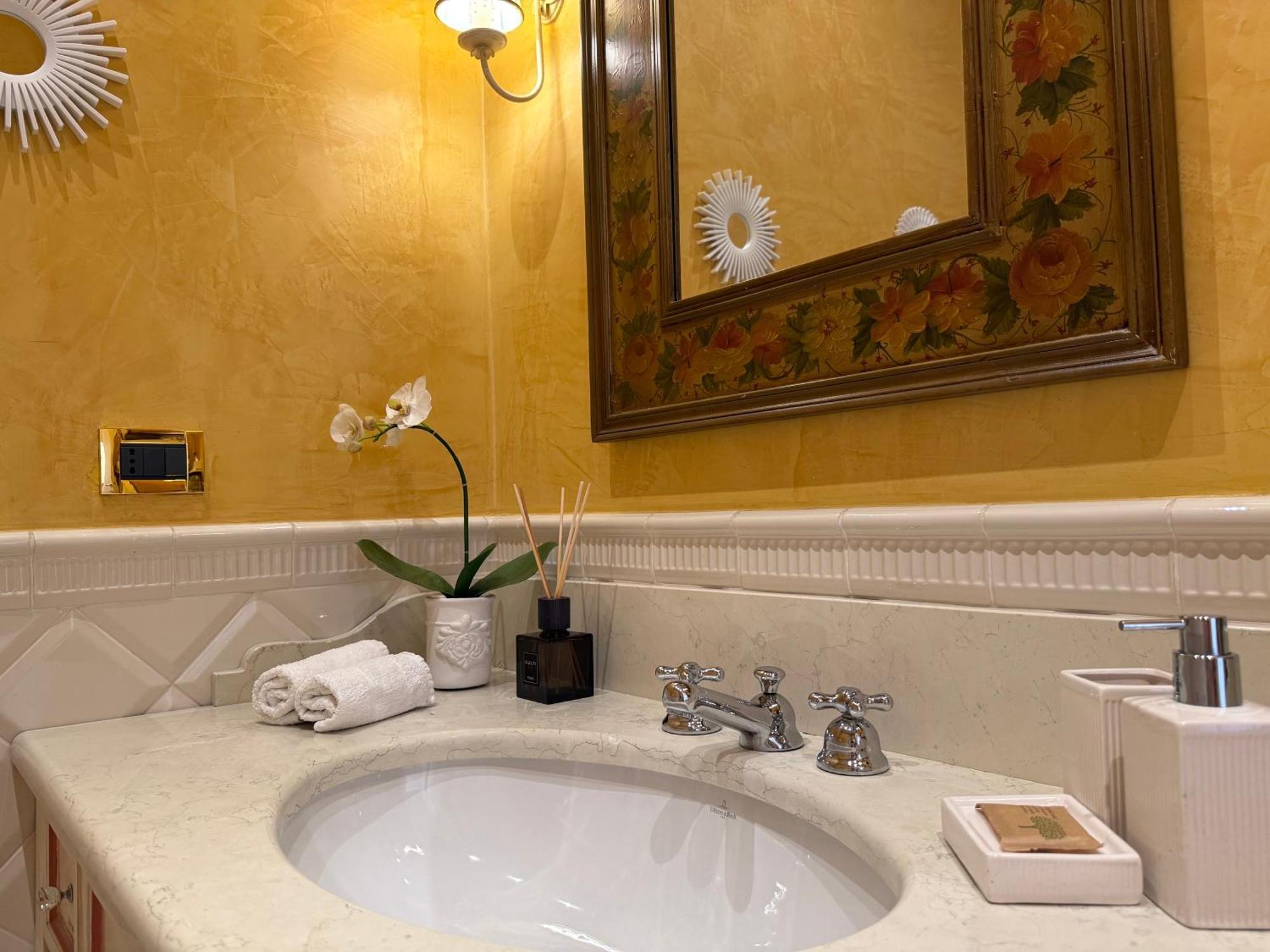 Belle Ile Lake View Suite Cadenabbia Екстериор снимка